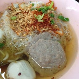 ก๋วยเตี๋ยวท่าเรือ  ใต้ต้นหูกวาง ก๋วยเตี๋ยวท่าเรือ ใต้ต้นหูกวาง