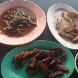 ร้านเนื้อย่าง ส้มตำ ลุงเล็ก ** อิ่ม อร่อย สบายท้องไปอิก 1 มื้อ