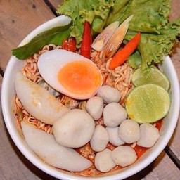 ต้มยำไข่สะเด็ด ตลาดนัดเลียบทางด่วนรามอินทรา