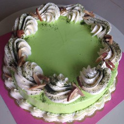 เค้กชาเขียว 1 ปอนด์ 170 บาท 