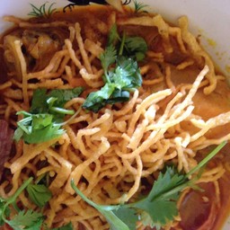 ข้าวซอยไก่ หมูตุ๋น