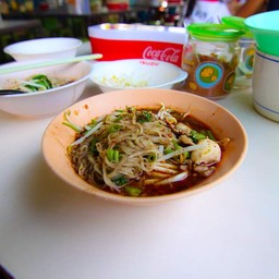 ก๋วยเตี๋ยวเรืออยุธยา เจ้แหม่ม