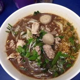 ก๋วยเตี๋ยวนำชัย ช่างเคี่ยน