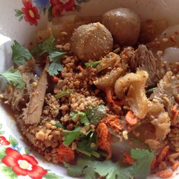 ใหญ่แห้ง 20 บาท เครื่องตรึม เส้นใสลื่นเหนียว