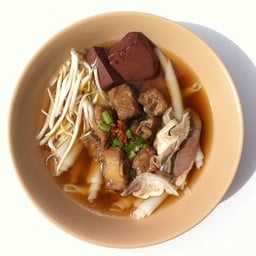 ก๋วยจั๊บซี่โครงหมูตุ๋นก็อร่อย