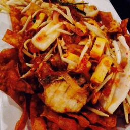 ผัดไทเกี๊ยวกรอบทะเล