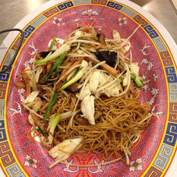 หมี่ผัดฮ่องกง เครื่องมาก ปูเป็นชิ้นน่าทาน