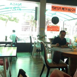 บรรยากาศในร้านตอนเที่ยง