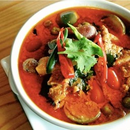 Roasted duck red curry with cherry tomatoes