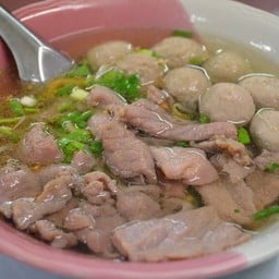 เกาเหลาเนื้อลูกชิ้น + เนื้อสด