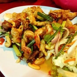 ข้าวต้มรุ่งเรือง