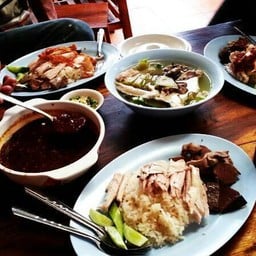 ย.โย่ง ข้าวมันไก่ตอน นวมินทร์ 68