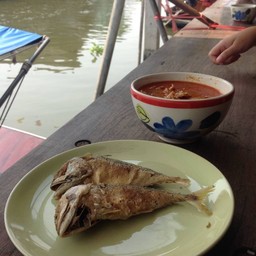 ร้านข้าวแกงหม้อดินคุณแจ๊ด