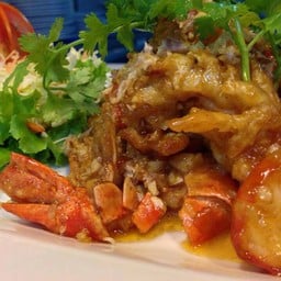 กุ้งยักษ์ทอดกระเทียม จ้าวสมุทรซีฟู้ด ราชพฤกษ์นี่เอง