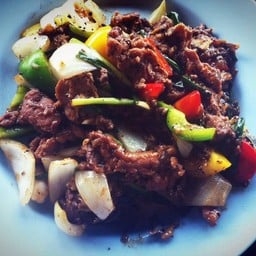 นกกระจอกเทศผัดพริกไทยดำ