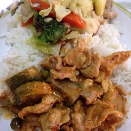 ป้าด้าย ข้าวราดแกง