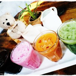 โบฬาร อังคาร คาเฟ่