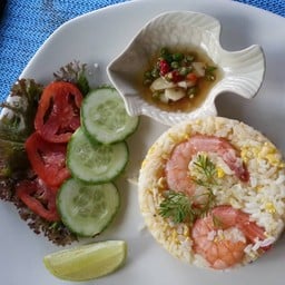 ข้าวผัดกุ้ง กุ้งตัวโตๆ พร้อมเสริ์ฟ อาหารจานด่วน