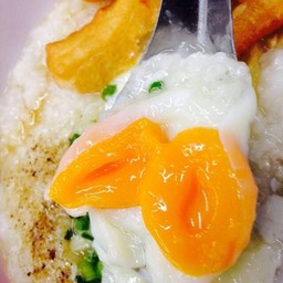 ไข่แดงโดนเจาะ