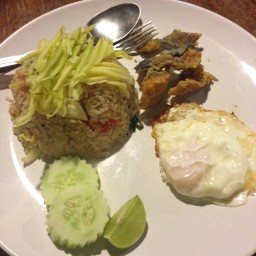 ข้าวผัดปลาสลิด