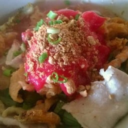 เส้นเล็กเย็นตาโฟต้มยำรวมมิตร