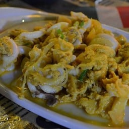 ปลาหมึกผัดผงกะหรี่