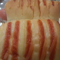 ขนมปังไส้กรอก หอมกรุ่นจากเตา