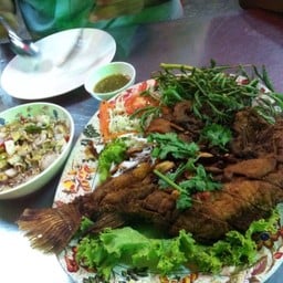 ปลากะพงอกแตก