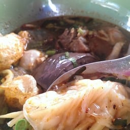 ก๋วยเตี๋ยวปากหม้อเจ๊นิต