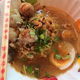 ข้าวมันไก่ คอหมูย่าง หน้าUFM