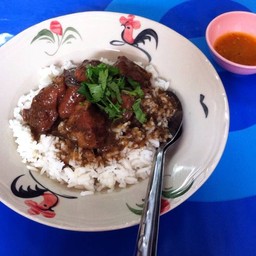ข้าวหมูอบ เซิฟพร้อมน้ำจิ้ม