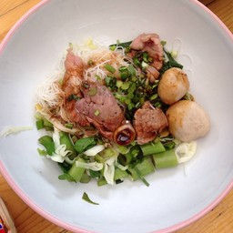 เส้นหมี่แห้งเนื้อ