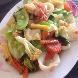ผัดผักรวมมิตร