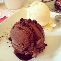 รส Very Chocolate 49 ฿/scoop