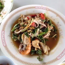 ร้านชาญทะเล