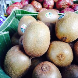 กีวี สดๆ ใส่ทั้งลูก