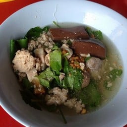 เกาเหลาเลือดหมู