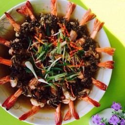 กุ้งนึ่งกระเทียมพริกไทย
