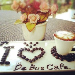 เดอบัสคาเฟ่