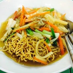 เจ๊รัตน์ อาหารตามสั่ง ซอยวชิรธรรมสาธิต