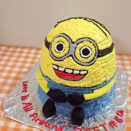 Minion 3D Cake