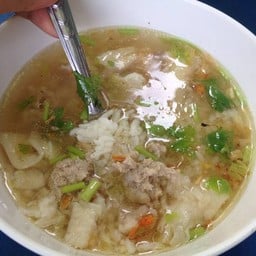 ก๋วยจั๊บ ข้าวต้มปลา ต้มเลือดหมู