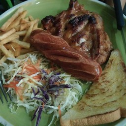 สเต็กไก่สไปซี่+ไส้กรอก