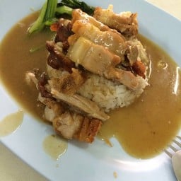 ข้าวหน้าเป็ดย่าฃ หมูกรอบ