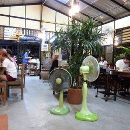 อีกภาพกับบรรยากาศร้าน