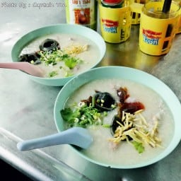 โจ๊กหมูนายทอง
