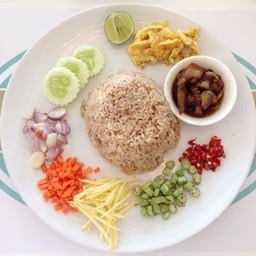 ข้าวคลุกกะปิทรงเครื่อง 