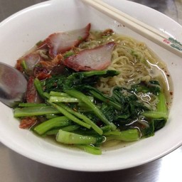 บะหมี่น้ำหมูแดง