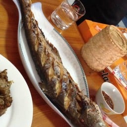 ปลาเผา น่าจะเด็ดสุดที่ร้านนี้แล้ว