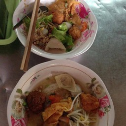 ก๋วยเตี๋ยวลูกชิ้นปลาทำเอง เจ๊หมวย